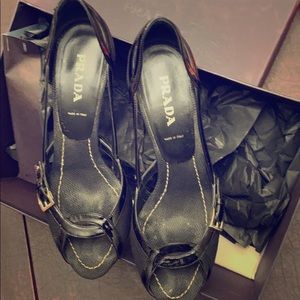 Prada canvas and patent leather open toed heels
